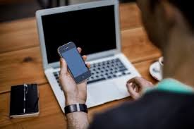 laptop okostelefon SMS